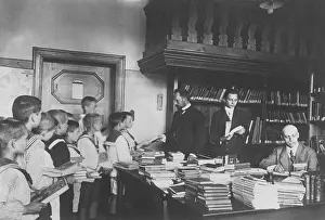 Accept: Book donation in the First World War, 1915