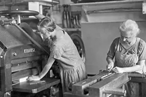 Krause: Bookbinding workshop, 1920s