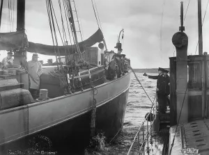 Oppression: Border control of a ship, 1933