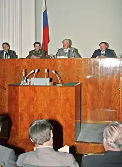 Districts: Boris Yeltsin and commanders of military districts, 1992