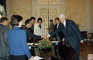 Participate: Boris Yeltsin visits USA