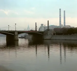 Borodinsky: Borodinsky Bridge over Moscow River, 1991