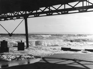 Braving: UNDER BOSCOMBE PIER