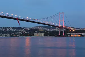 Besiktas: Bosphorus Bridge, Istanbul, Turkey