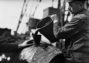 Giessen: The bottling of crude oil in Germany, 1904