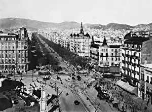 Paseo: Boulevard in Barcelona, 1934
