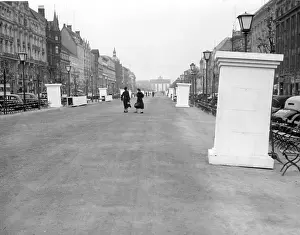 Parking: The boulevard Unter den Linden in Berlin, 1938