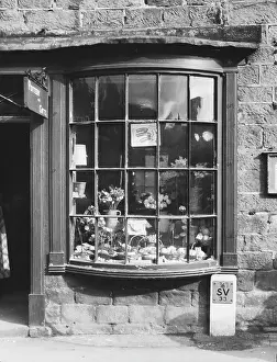 Cromford: BOW-FRONTED SHOP WINDOW