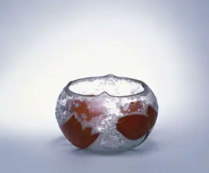 Enamelled: Bowl decorated with tulips