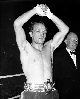 Lonsdale: Boxer Henry Cooper 1934 -