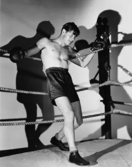 Bouts: Boxer in ring