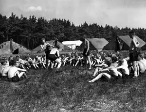 Potsdamer: Boxing match of the Motor-HJ as physical exercise, 1938