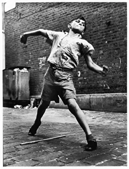 Londonroger: BOY CRICKET BOWLER