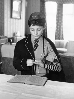Juliette Soester: BOY DOES TEFILLIN 1970S