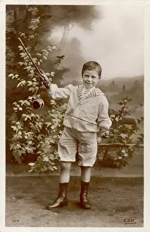 Diabolo: BOY PLAYS DIABOLO 1907