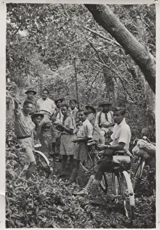 Rovers: Boy scouts and rovers on a hike, Mauritius