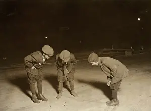 Hine: Boys - Children - Dice - Gambling