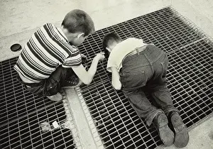 Fastener: boys - children - leisure - mischief