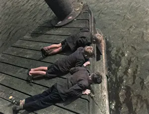 BOYS CRABBING