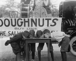Doughnuts: Boys - Eating - Contest - Competition