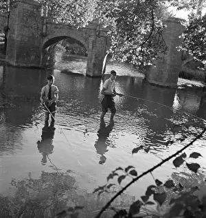 Thame: Boys Fishing
