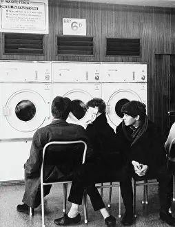 Socialise: BOYS IN LAUNDRETTE