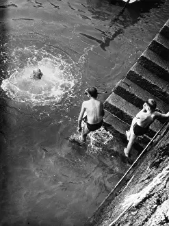 Snorkel: BOYS SWIMMING