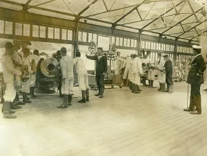 Ganges: Boys in training on battery work, Shotley Barracks, WW1