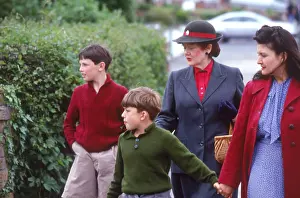 Simon Roberts: BOYS WITH WOMENFOLK