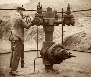 Hydrocarbon: BP employee opening the flow valves