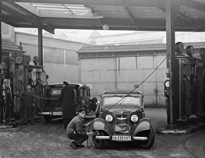 Tires: BP gas station in Berlin, 1937