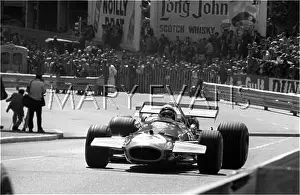 Brabham: Brabham leads in Brabham BT33, Monaco GP