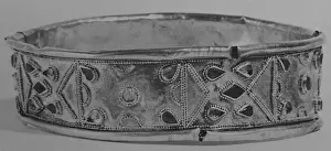 Tribes: Bracelet from the period of Korean Three Kingdoms