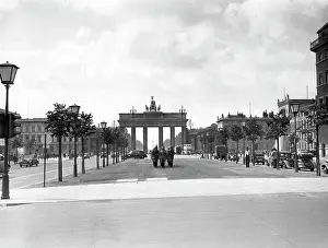 Pariser: Brandenburg Gate in Berlin, 1939