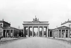 Pariser: Brandenburg Gate in Berlin
