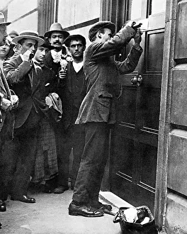 Lichnowsky: The brass plate at the German Embassy removed during WWI