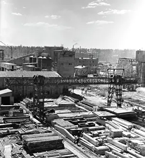 Mineyev: Bratsk Hydroelectric Power Plant under construction