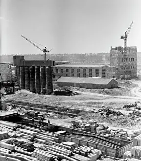 Mineyev: Bratsk Hydroelectric Power Plant under construction