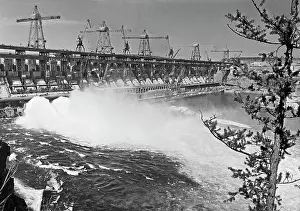 Angara: Bratsk Hydroelectric Power Station under construction
