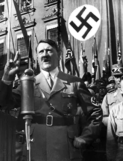 Braunau: Braunau disenfranchises Hitler
