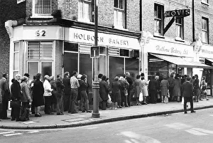 Hovis: BREAD QUEUE 1970S