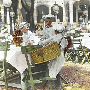 Wurstelprater: Bread seller