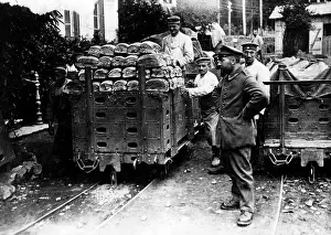 Waggon: Bread transport for the front, 1916