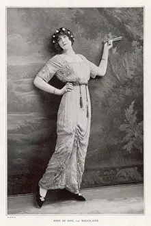 Sumptuous: Breaded evening robe 1913