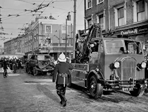 Electrification: Breakdown lorry from Lambeth fire station in action