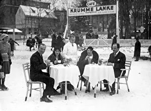 Lanke: Breakfast on the ice in Berlin, 1936