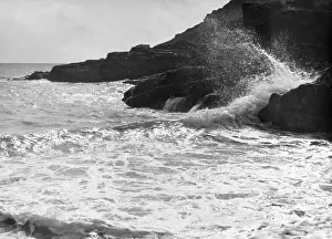 Salcombe: BREAKING WAVES