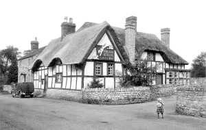 Bredon: Bredon, Fox and Hounds c1955