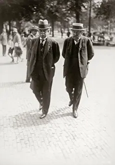 Haag: Briand at a promenade