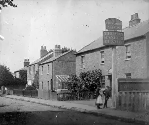 Mayplace: Bricklayers Arms PH Mayplace Road